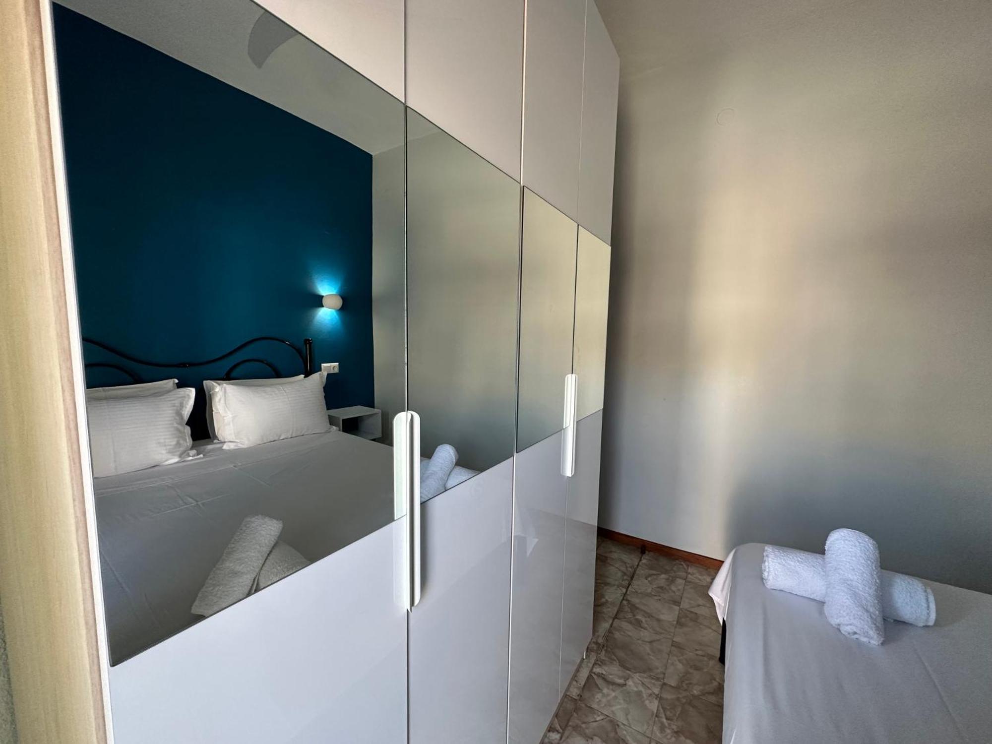 W Pearl Suite Nea Peramos  Exterior photo